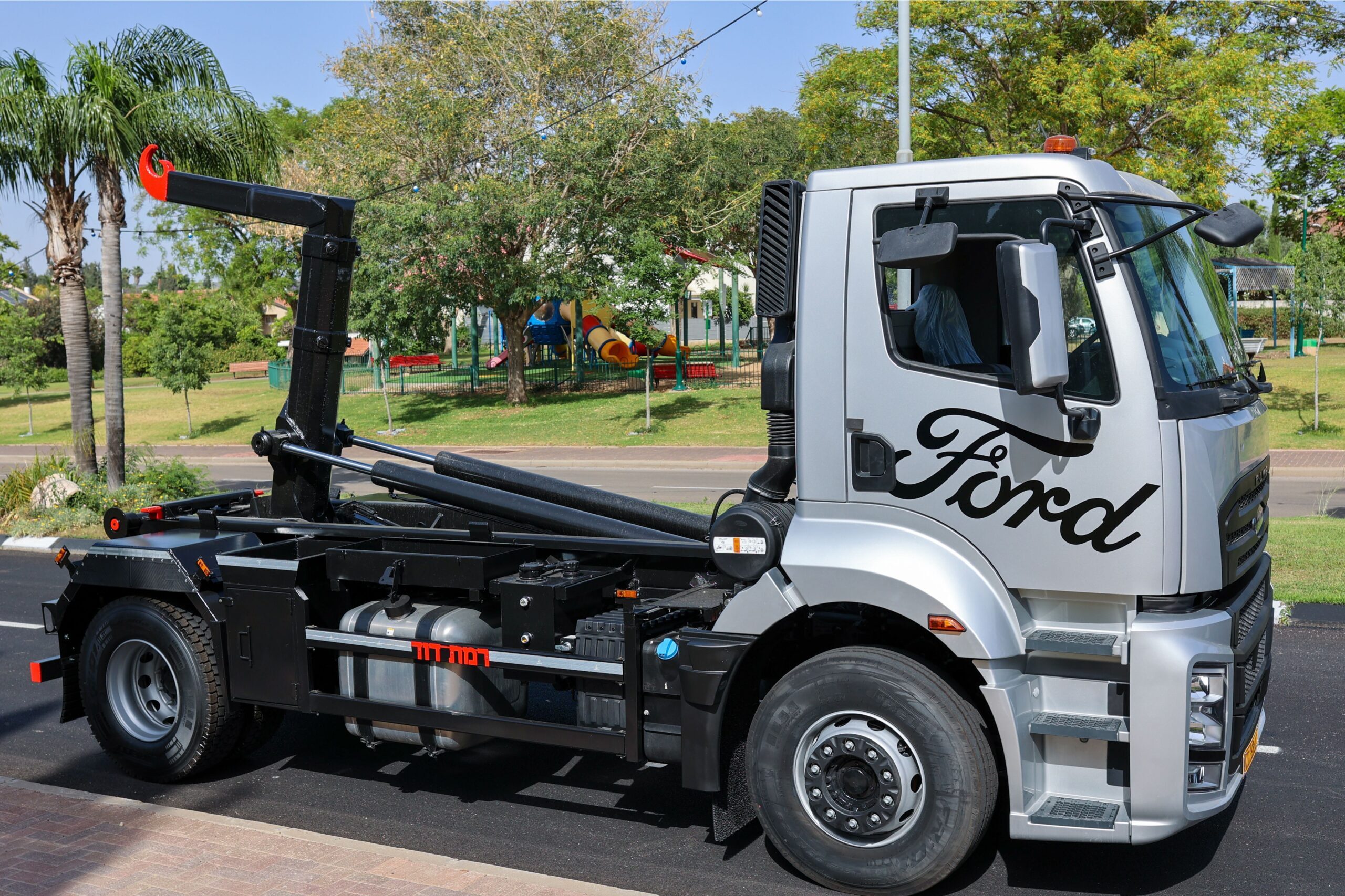 משאית פורד דגם 1833 רמסע