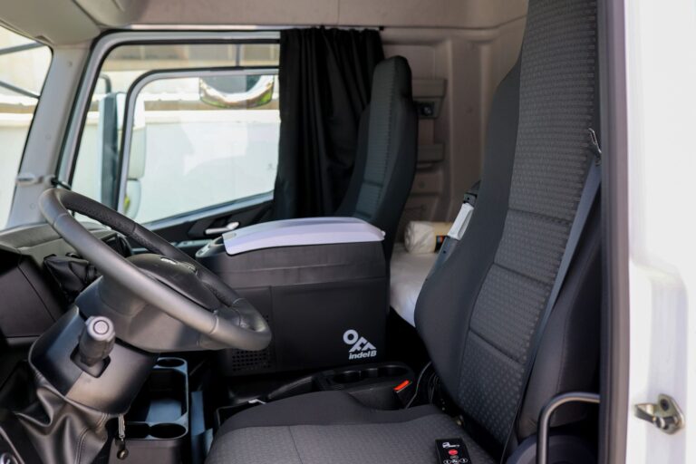 קבינה של דגם 2633 מובילית