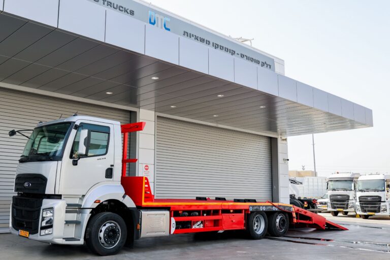 משאית פורד דגם 2633 מובילית