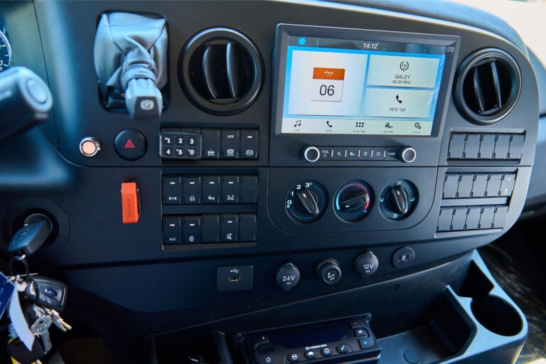 בקבינה של דגם 2633