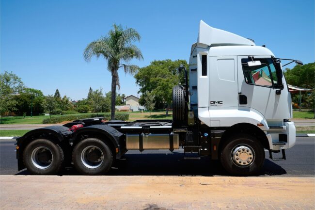 משאית פורד דגם 3351T גורר תומך