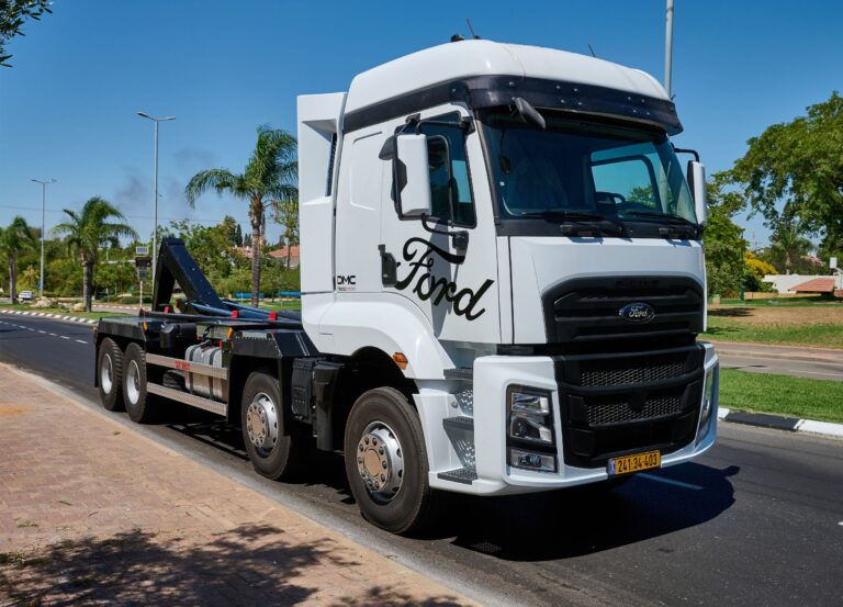 משאית פורד דגם 4151D רמסע