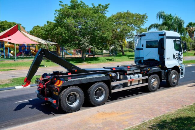 משאית פורד דגם 4151D רמסע