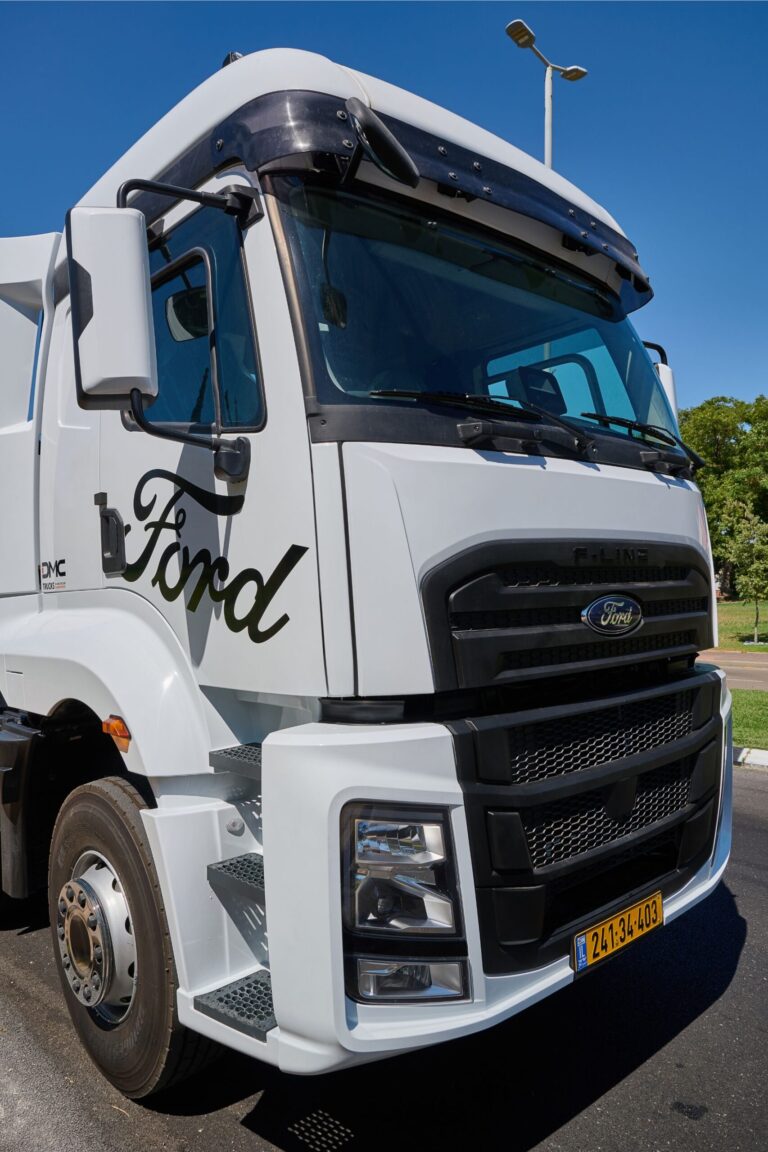 משאית פורד דגם 4151D רמסע