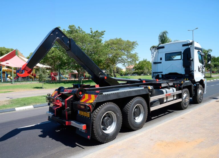 משאית פורד דגם 4151D רמסע