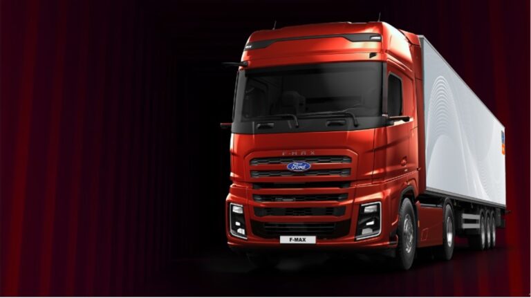 משאית פורד דגם F-MAX גורר תומך