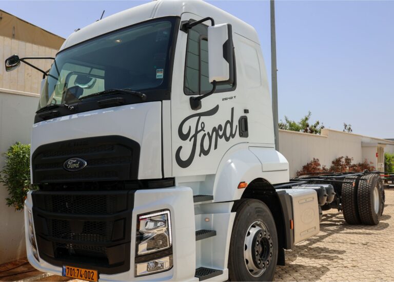 משאית פורד 26 טון מסדרת F-LINE